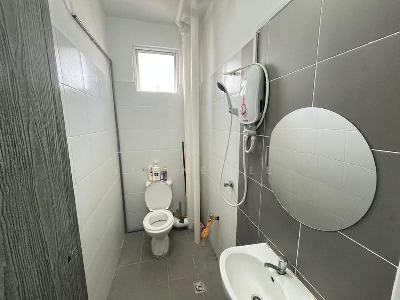 Kondominium untuk Disewa di The Rise Collection 2 - Elaine Lee - Bathroom - PropertyGuru.com.my