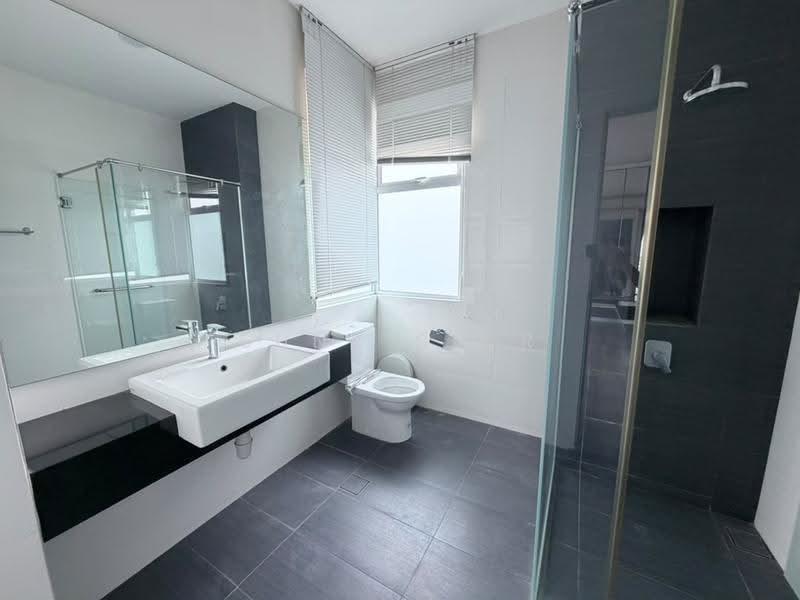 Rumah Berkembar untuk Disewa di Senibong (Permas Jaya) - Suny Sior - Bathroom - PropertyGuru.com.my