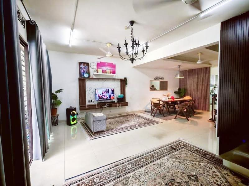 2.5-storey Terraced House for Sale in Seksyen 16 (Shah Alam) - Allen Ang - Living Room - PropertyGuru.com.my