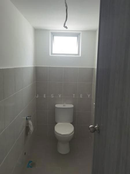 Kedai / Pejabat untuk Disewa di Taman Nusa Damai (Pasir Gudang) - Jesy Tey - Bathroom - PropertyGuru.com.my