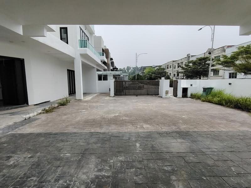 Rumah Berkembar untuk Dijual di Bandar Mahkota Cheras (Cheras) - Leo Lim - Exterior - PropertyGuru.com.my