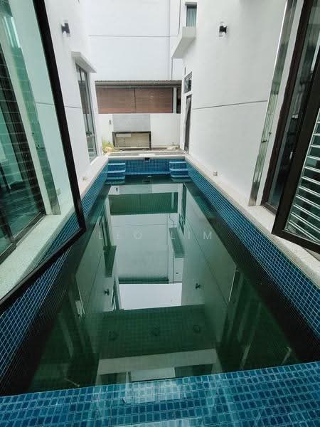 Rumah Berkembar untuk Dijual di Bandar Mahkota Cheras (Cheras) - Leo Lim - Pool - PropertyGuru.com.my