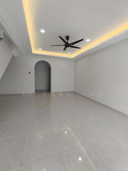 2-storey Terraced House for Sale in Taman Setia Indah (Tebrau) - Ee Fong Toh - Living Room - PropertyGuru.com.my