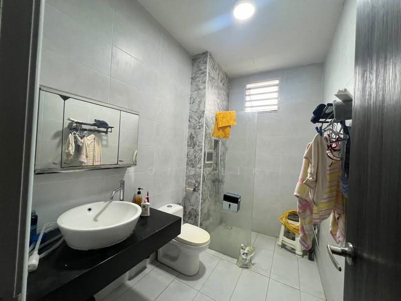 Rumah Kluster untuk Dijual di Mutiara Rini (Skudai) - Fong Lik - Bathroom - PropertyGuru.com.my