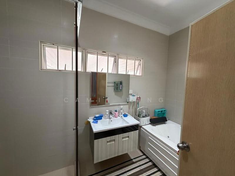 Semi-Detached House for Sale in Sri Petaling (Kuala Lumpur) - Camie Tang - Bathroom - PropertyGuru.com.my