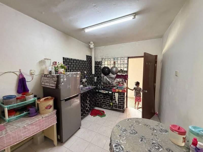 Rumah Flat untuk Dijual di Flat Tasek 64 - Shawn Law - Kitchen - PropertyGuru.com.my