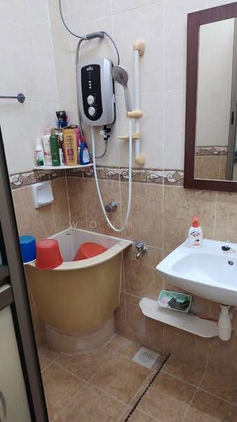 2-storey Terraced House for Sale in Taman Pandan Malim (Balai Panjang) - Woon . - Bathroom - PropertyGuru.com.my