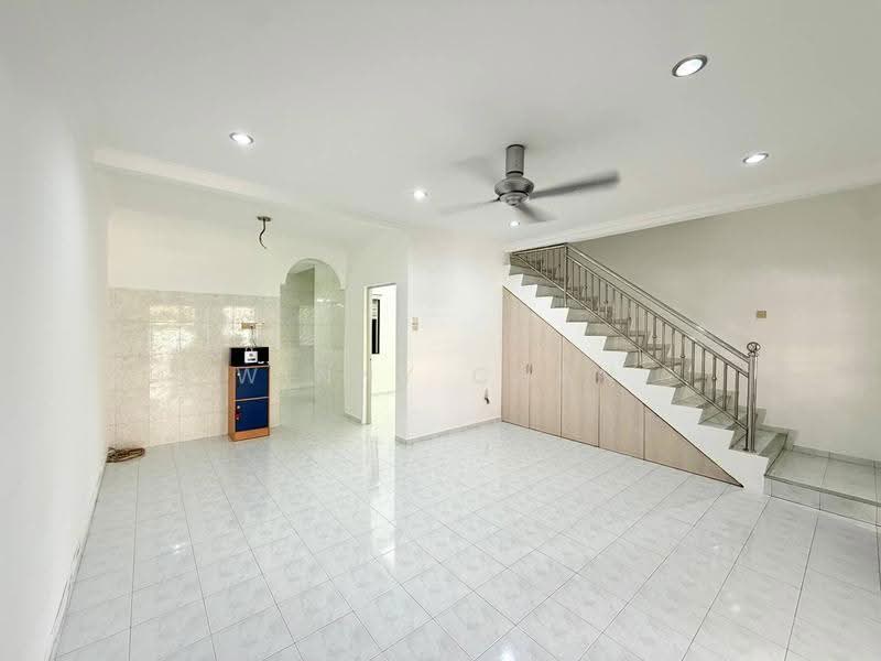 Rumah Teres 2-Tingkat untuk Dijual di Medan Pengkalan Saujana (Ipoh) - Winny Chan - Living Room - PropertyGuru.com.my