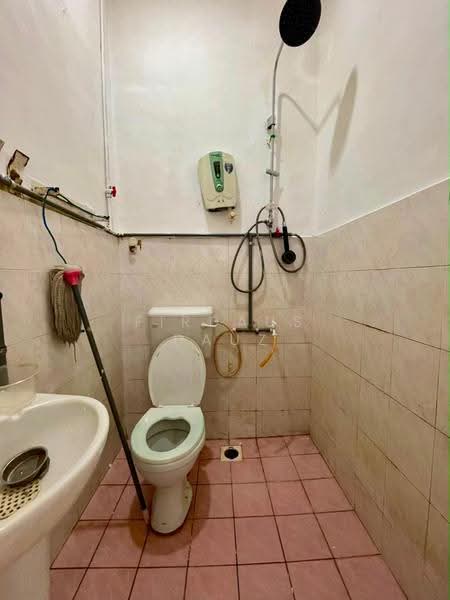 1-storey Terraced House for Sale in Pulai (Johor) - Firdaus Dauz - Bathroom - PropertyGuru.com.my