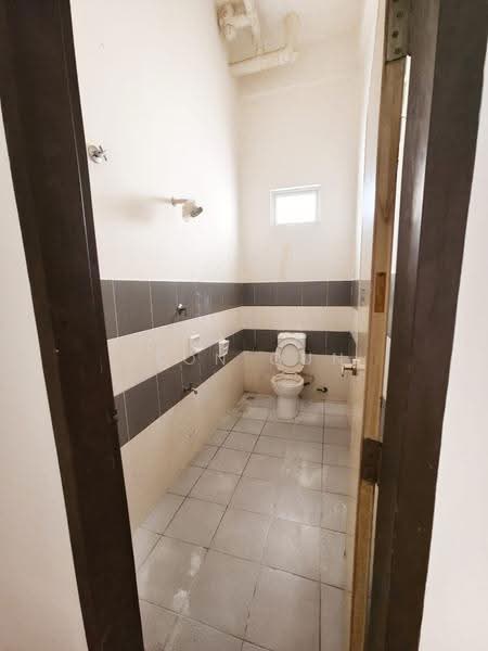 Shop / Office for Rent in Taman Setia Indah (Tebrau) - Leon Oun - Bathroom - PropertyGuru.com.my