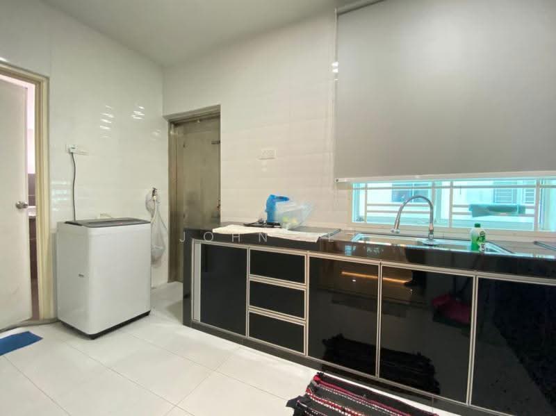 2-storey Terraced House for Sale in Taman Ehsan Jaya (Ulu Tiram) - John Lee - Kitchen - PropertyGuru.com.my