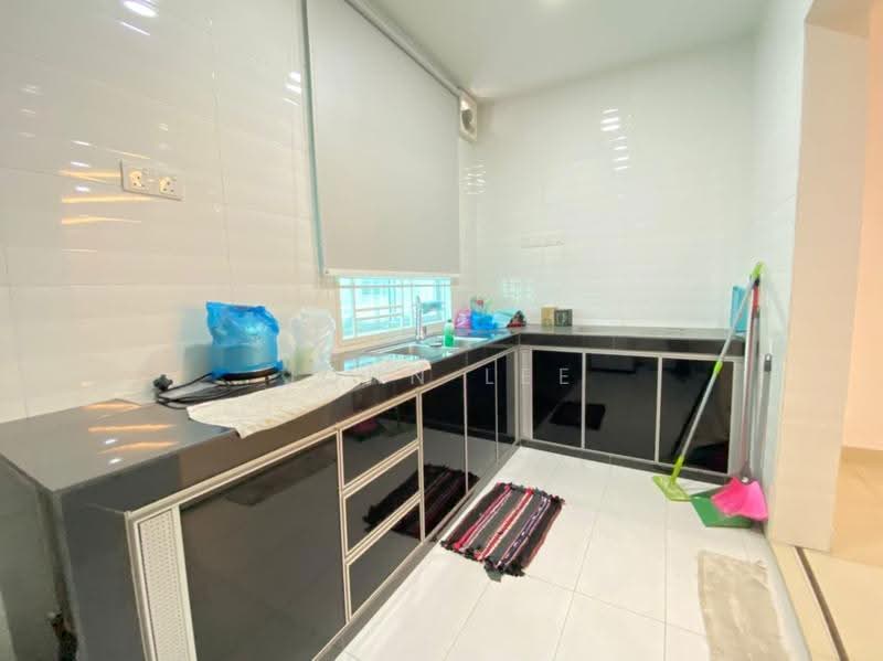 2-storey Terraced House for Sale in Taman Ehsan Jaya (Ulu Tiram) - John Lee - Kitchen - PropertyGuru.com.my