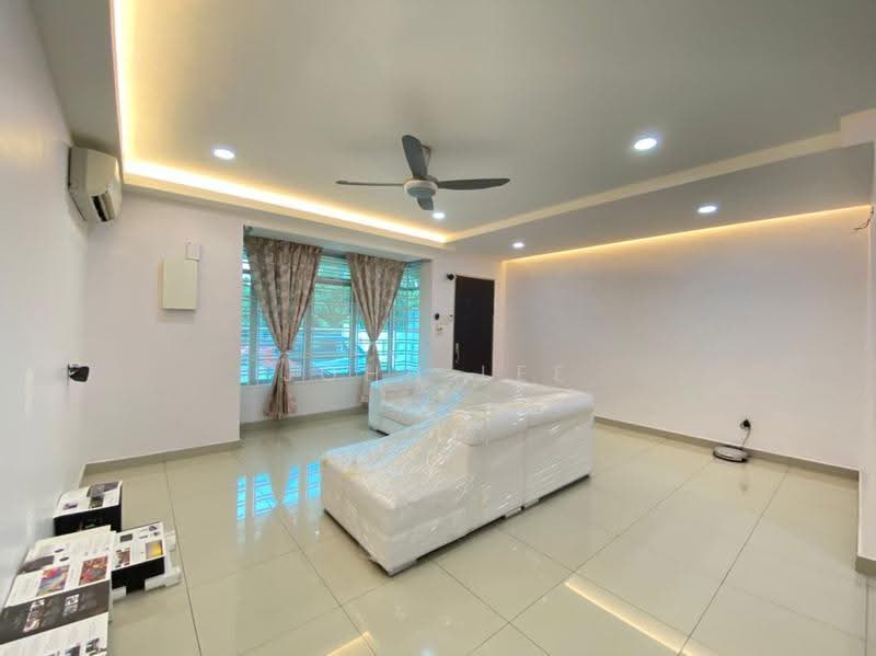 2-storey Terraced House for Sale in Taman Ehsan Jaya (Ulu Tiram) - John Lee - Living Room - PropertyGuru.com.my