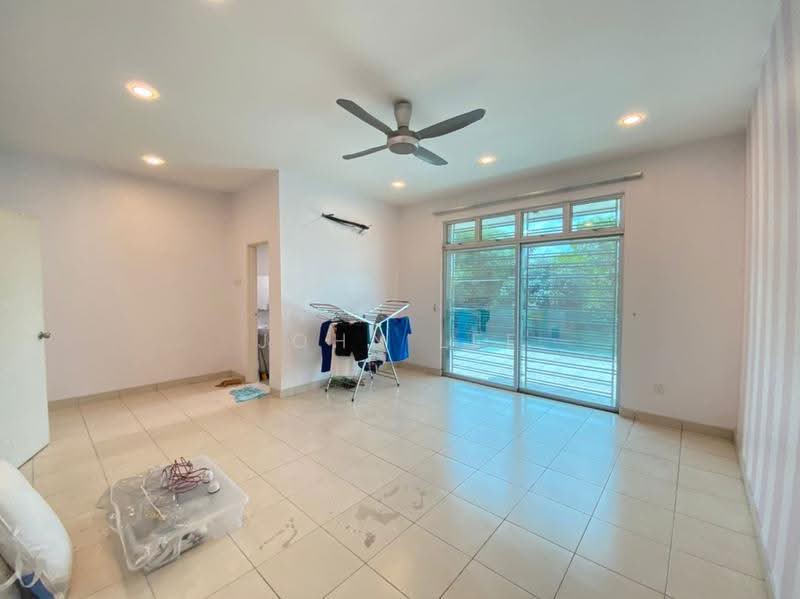 2-storey Terraced House for Sale in Taman Ehsan Jaya (Ulu Tiram) - John Lee - Living Room - PropertyGuru.com.my