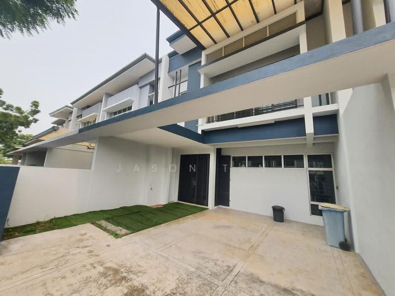 2-storey Terraced House for Rent in Bandar Saujana Putra (Tanjong Duabelas) - Jason Tan - Exterior - PropertyGuru.com.my