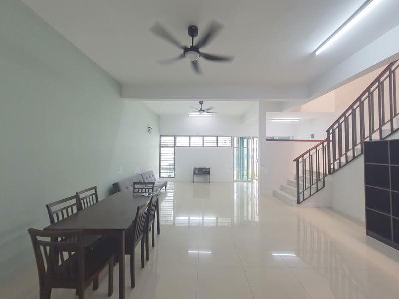 2-storey Terraced House for Rent in Bandar Saujana Putra (Tanjong Duabelas) - Jason Tan - Living Room - PropertyGuru.com.my
