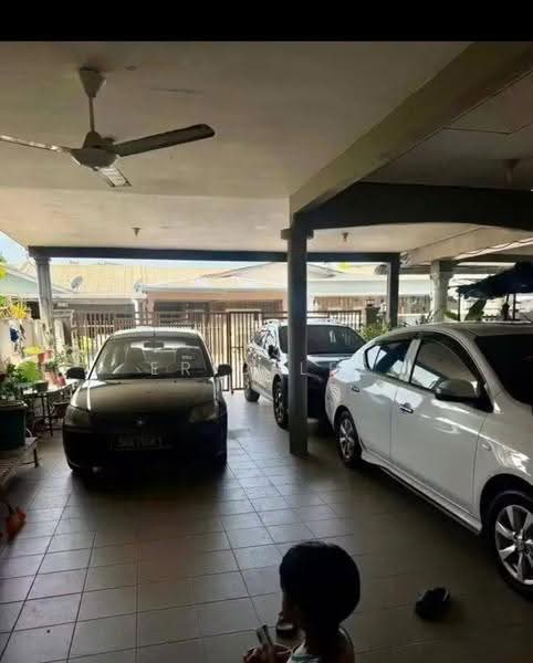 Rumah Teres 1-Tingkat untuk Dijual di Putatan (Penampang) - Eric Lee - Car Park - PropertyGuru.com.my