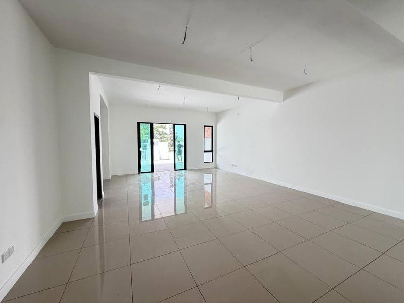 2-storey Terraced House for Sale in Bandar Dato Onn (Tebrau) - Sharon Ng - Living Room - PropertyGuru.com.my
