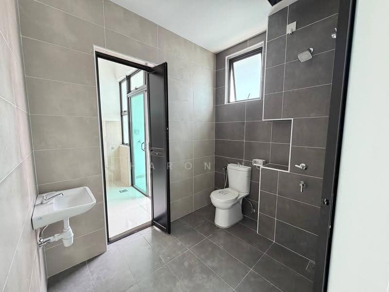 2-storey Terraced House for Sale in Bandar Dato Onn (Tebrau) - Sharon Ng - Bathroom - PropertyGuru.com.my