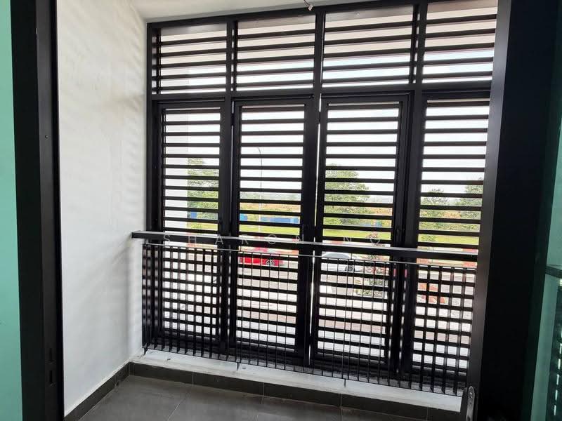2-storey Terraced House for Sale in Bandar Dato Onn (Tebrau) - Sharon Ng - Balcony - PropertyGuru.com.my