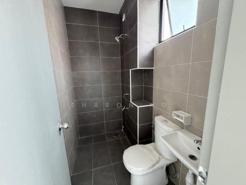 2-storey Terraced House for Sale in Bandar Dato Onn (Tebrau) - Sharon Ng - Bathroom - PropertyGuru.com.my