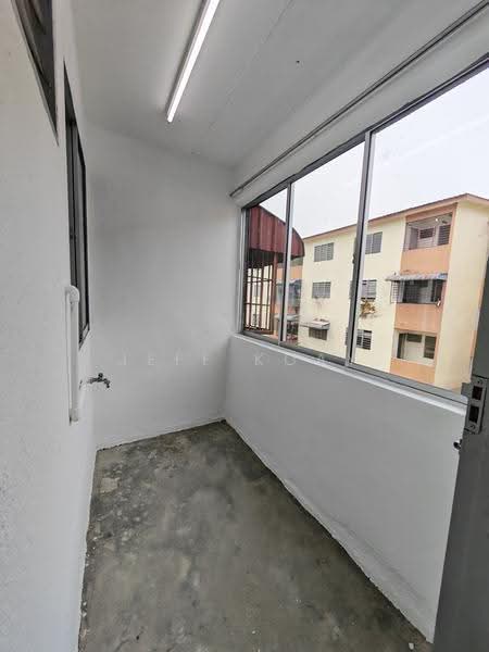 Rumah Flat untuk Disewa di Taman Seruling Emas - Jeff Koay - Balcony - PropertyGuru.com.my