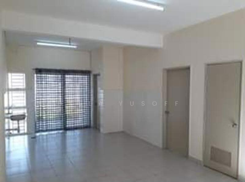 Rumah Teres 2-Tingkat untuk Dijual di Alam Suria (Puncak Alam) - DILLA YUSOFF - Living Room - PropertyGuru.com.my