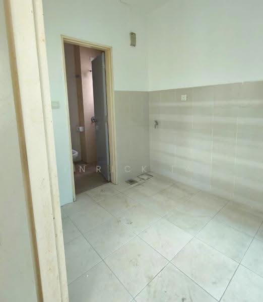 2-storey Terraced House for Sale in Setia Indah (Setia Alam) - Henrick Tan - Bathroom - PropertyGuru.com.my