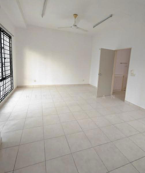 2-storey Terraced House for Sale in Setia Indah (Setia Alam) - Henrick Tan - Living Room - PropertyGuru.com.my