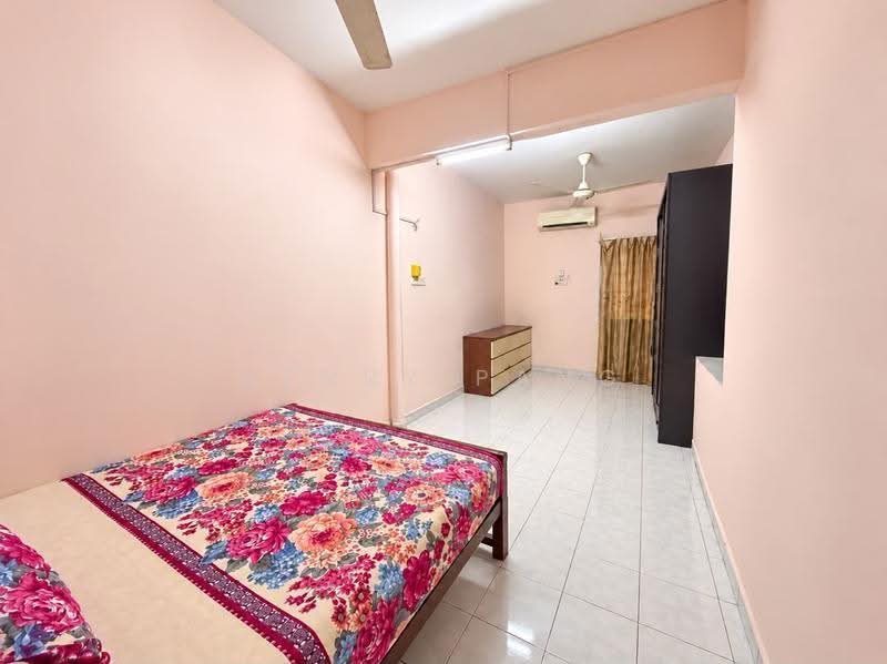 2-storey Terraced House for Sale in Taman Putri Kulai (Kulai) - Henry Pang - Bedroom - PropertyGuru.com.my
