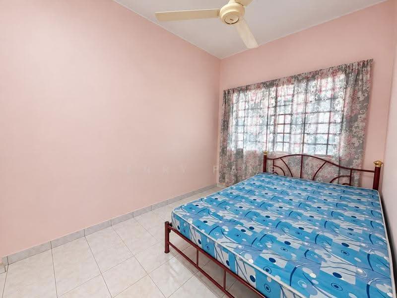 2-storey Terraced House for Sale in Taman Putri Kulai (Kulai) - Henry Pang - Bedroom - PropertyGuru.com.my