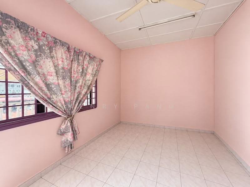 2-storey Terraced House for Sale in Taman Putri Kulai (Kulai) - Henry Pang - Interior - PropertyGuru.com.my