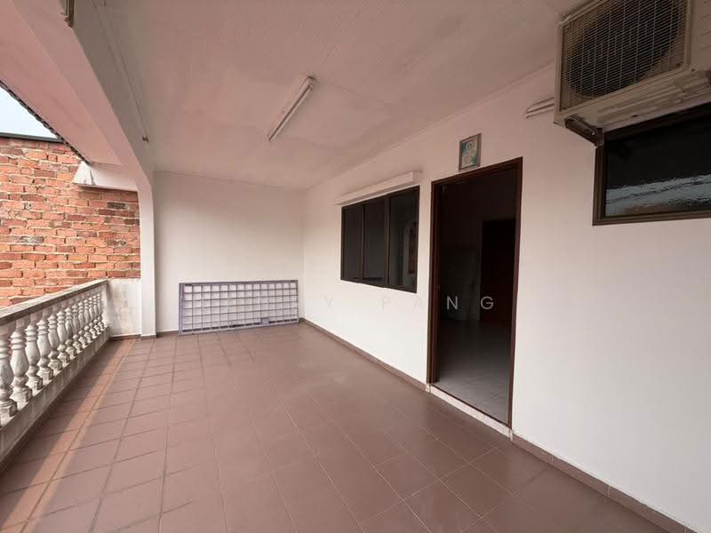 2-storey Terraced House for Sale in Taman Putri Kulai (Kulai) - Henry Pang - Balcony - PropertyGuru.com.my