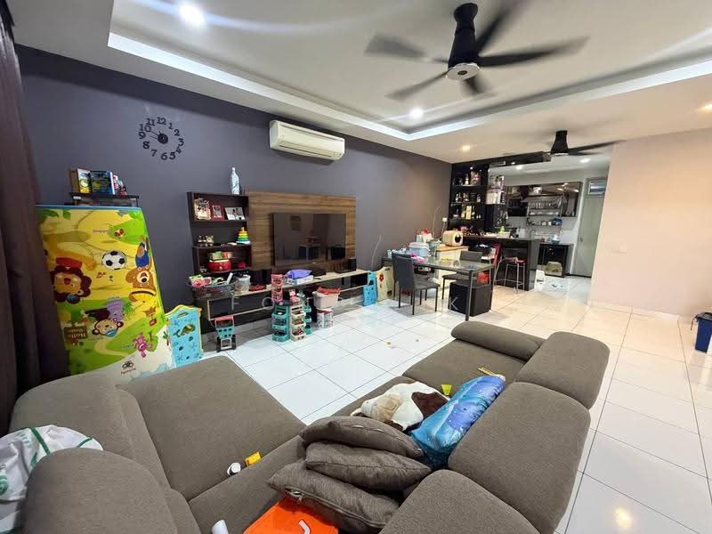 Rumah Teres 2-Tingkat untuk Dijual di Setia Eco Gardens (Gelang Patah) - Fong Lik - Living Room - PropertyGuru.com.my