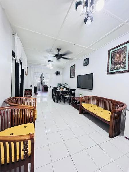 Rumah Teres 1-Tingkat untuk Dijual di Kuantan (Pahang) - Fazielawatie Ishak - Living Room - PropertyGuru.com.my