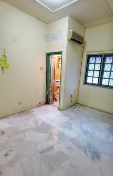 Apartment for Sale at Taman Daya Shop Apartment - Valerie Ng - Bathroom - PropertyGuru.com.my