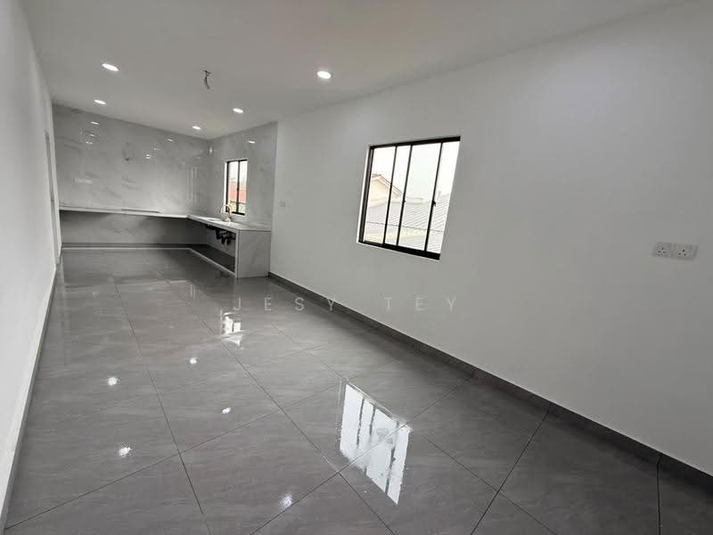 Semi-Detached House for Sale in Taman Sri Skudai (Skudai) - Jesy Tey - Kitchen - PropertyGuru.com.my