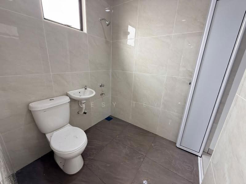 Semi-Detached House for Sale in Taman Sri Skudai (Skudai) - Jesy Tey - Bathroom - PropertyGuru.com.my