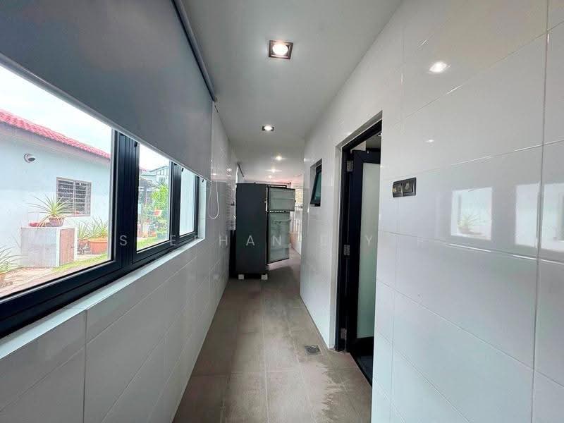 Rumah Teres untuk Disewa di Bandar Botanic (Klang) - Stephanie Yap - Corridor - PropertyGuru.com.my