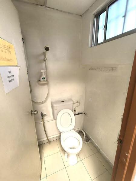 2-storey Terraced House for Sale in Taman Puteri Wangsa (Ulu Tiram) - Chloe Lai - Bathroom - PropertyGuru.com.my