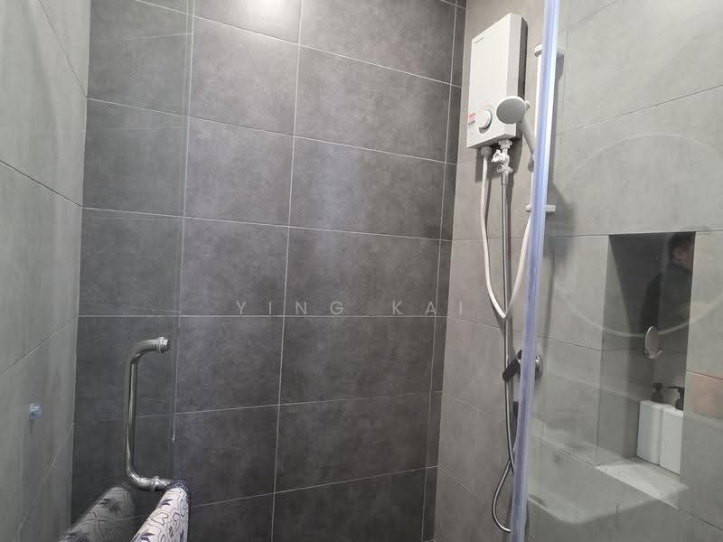 Service Residence for Sale at SWNK Houze @ BBCC - Ying Kai - Bathroom - PropertyGuru.com.my