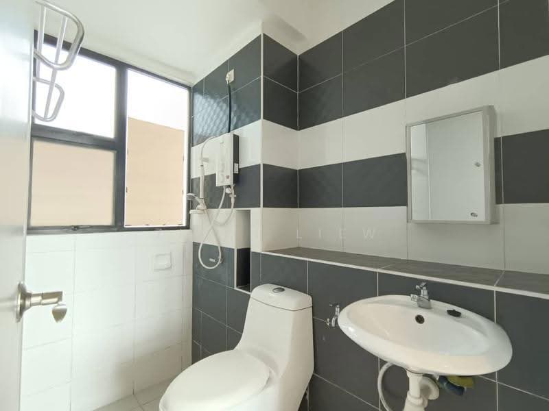 Kediaman Servis untuk Disewa di The Sky Executive Suites - Ziyan Liew - Bathroom - PropertyGuru.com.my