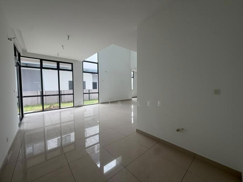 Bungalow House for Sale in Kota Kemuning (Shah Alam) - Chris Lee - Living Room - PropertyGuru.com.my