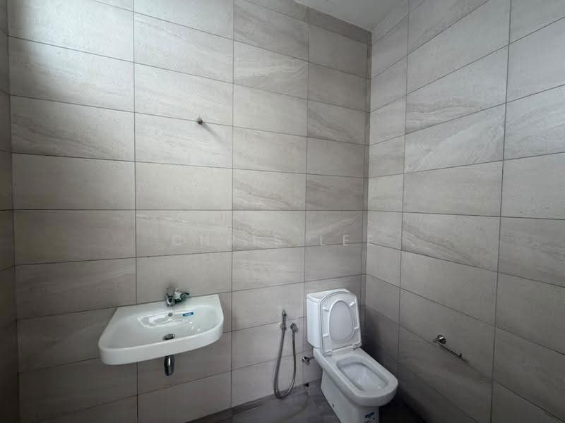 Bungalow House for Sale in Kota Kemuning (Shah Alam) - Chris Lee - Bathroom - PropertyGuru.com.my