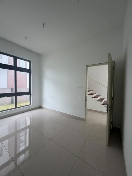 Bungalow House for Sale in Kota Kemuning (Shah Alam) - Chris Lee - Living Room - PropertyGuru.com.my