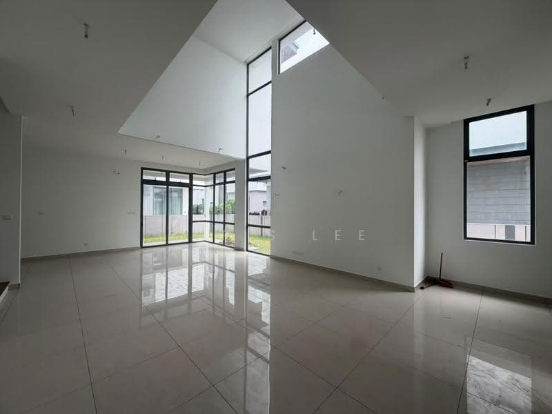 Bungalow House for Sale in Kota Kemuning (Shah Alam) - Chris Lee - Living Room - PropertyGuru.com.my