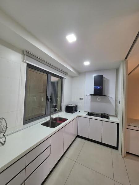 Pangsapuri untuk Dijual di Molek Pine 3 - Tien Ming Yeow - Kitchen - PropertyGuru.com.my