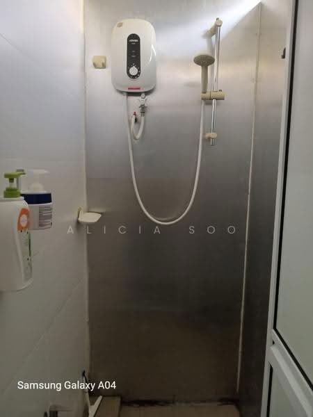 Pejabat untuk Disewa di Damansara Damai (Selangor) - Alicia Soo - Bathroom - PropertyGuru.com.my