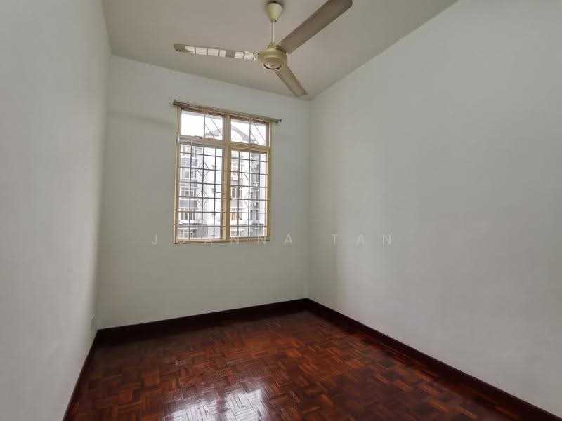Apartment for Sale at Subang Perdana Goodyear Court 10 - Joanna Tan - Bedroom - PropertyGuru.com.my