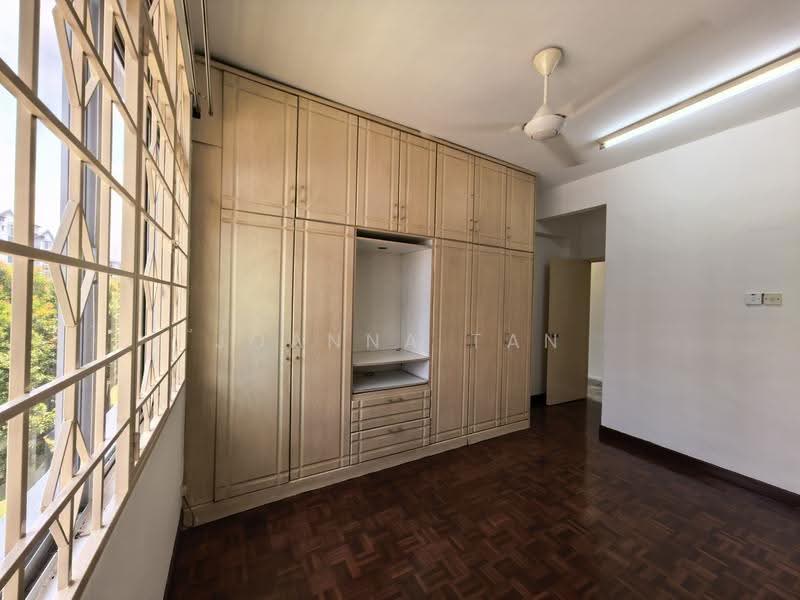 Apartment for Sale at Subang Perdana Goodyear Court 10 - Joanna Tan - Master bedroom Wardrobe - PropertyGuru.com.my